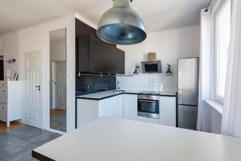 Wilcza 55: Central Private Apartment with Separate Bedroom Warsaw Exterior photo