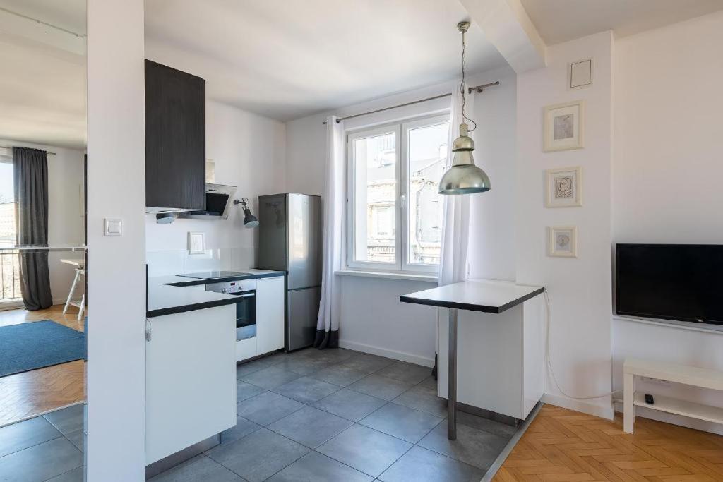 Wilcza 55: Central Private Apartment with Separate Bedroom Warsaw Exterior photo